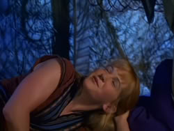extant_XenaWarriorPrincess_1x13-AthensCityAcademyOfThePerformingBards_1748