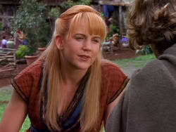 extant_XenaWarriorPrincess_1x13-AthensCityAcademyOfThePerformingBards_1842