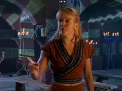 extant_XenaWarriorPrincess_1x13-AthensCityAcademyOfThePerformingBards_1867