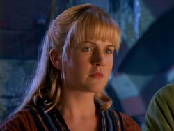 extant_XenaWarriorPrincess_1x13-AthensCityAcademyOfThePerformingBards_1905