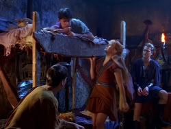 extant_XenaWarriorPrincess_1x13-AthensCityAcademyOfThePerformingBards_2000