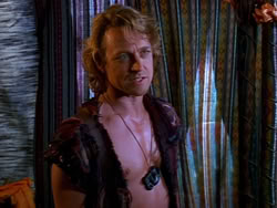 extant_XenaWarriorPrincess_1x13-AthensCityAcademyOfThePerformingBards_2045