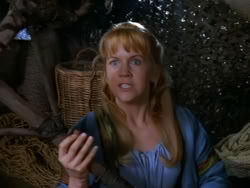 extant_XenaWarriorPrincess_1x13-AthensCityAcademyOfThePerformingBards_2050