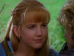 extant_XenaWarriorPrincess_1x13-AthensCityAcademyOfThePerformingBards_2176