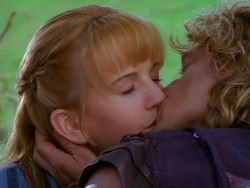 extant_XenaWarriorPrincess_1x13-AthensCityAcademyOfThePerformingBards_2187