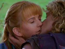 extant_XenaWarriorPrincess_1x13-AthensCityAcademyOfThePerformingBards_2188