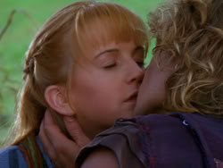 extant_XenaWarriorPrincess_1x13-AthensCityAcademyOfThePerformingBards_2192