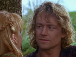 extant_XenaWarriorPrincess_1x13-AthensCityAcademyOfThePerformingBards_2201