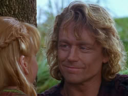 extant_XenaWarriorPrincess_1x13-AthensCityAcademyOfThePerformingBards_2202