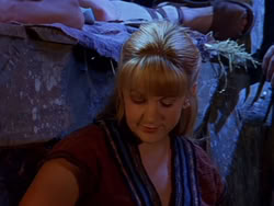 extant_XenaWarriorPrincess_1x13-AthensCityAcademyOfThePerformingBards_2210