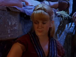 extant_XenaWarriorPrincess_1x13-AthensCityAcademyOfThePerformingBards_2212