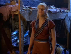 extant_XenaWarriorPrincess_1x13-AthensCityAcademyOfThePerformingBards_2255