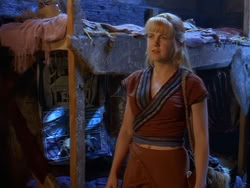 extant_XenaWarriorPrincess_1x13-AthensCityAcademyOfThePerformingBards_2259