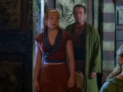 extant_XenaWarriorPrincess_1x13-AthensCityAcademyOfThePerformingBards_2295