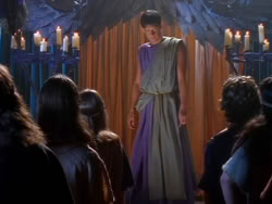 extant_XenaWarriorPrincess_1x13-AthensCityAcademyOfThePerformingBards_2324