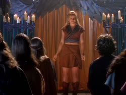 extant_XenaWarriorPrincess_1x13-AthensCityAcademyOfThePerformingBards_2437