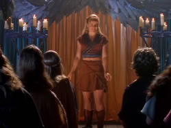 extant_XenaWarriorPrincess_1x13-AthensCityAcademyOfThePerformingBards_2438
