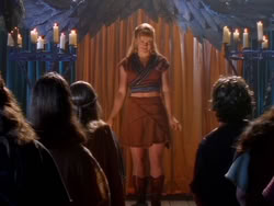 extant_XenaWarriorPrincess_1x13-AthensCityAcademyOfThePerformingBards_2439