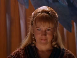 extant_XenaWarriorPrincess_1x13-AthensCityAcademyOfThePerformingBards_2441