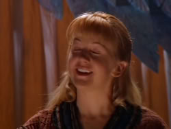 extant_XenaWarriorPrincess_1x13-AthensCityAcademyOfThePerformingBards_2442