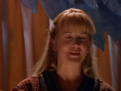 extant_XenaWarriorPrincess_1x13-AthensCityAcademyOfThePerformingBards_2445