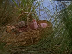 extant_XenaWarriorPrincess_1x13-AthensCityAcademyOfThePerformingBards_2454