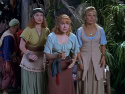 extant_XenaWarriorPrincess_1x13-AthensCityAcademyOfThePerformingBards_2483