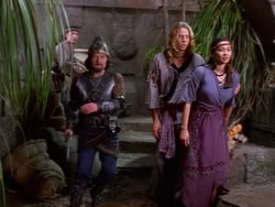 extant_XenaWarriorPrincess_1x13-AthensCityAcademyOfThePerformingBards_2503