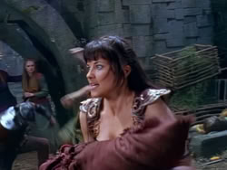 extant_XenaWarriorPrincess_1x13-AthensCityAcademyOfThePerformingBards_2506