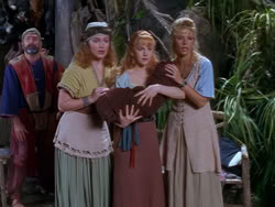 extant_XenaWarriorPrincess_1x13-AthensCityAcademyOfThePerformingBards_2526