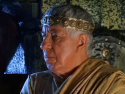 extant_XenaWarriorPrincess_1x13-AthensCityAcademyOfThePerformingBards_2556