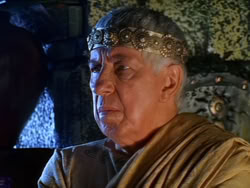 extant_XenaWarriorPrincess_1x13-AthensCityAcademyOfThePerformingBards_2557
