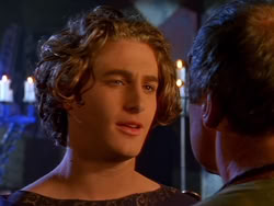 extant_XenaWarriorPrincess_1x13-AthensCityAcademyOfThePerformingBards_2614