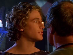 extant_XenaWarriorPrincess_1x13-AthensCityAcademyOfThePerformingBards_2620