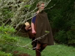extant_XenaWarriorPrincess_1x13-AthensCityAcademyOfThePerformingBards_2781