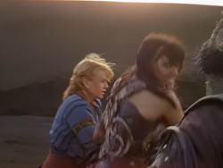 extant_XenaWarriorPrincess_1x13-AthensCityAcademyOfThePerformingBards_3010