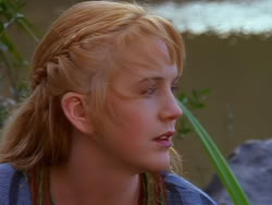 extant_XenaWarriorPrincess_1x13-AthensCityAcademyOfThePerformingBards_3087