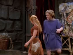extant_XenaWarriorPrincess_1x13-AthensCityAcademyOfThePerformingBards_3363