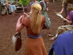 extant_XenaWarriorPrincess_1x13-AthensCityAcademyOfThePerformingBards_3443