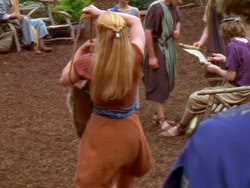 extant_XenaWarriorPrincess_1x13-AthensCityAcademyOfThePerformingBards_3444