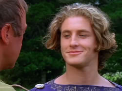extant_XenaWarriorPrincess_1x13-AthensCityAcademyOfThePerformingBards_3460