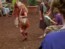 extant_XenaWarriorPrincess_1x13-AthensCityAcademyOfThePerformingBards_3466