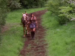 extant_XenaWarriorPrincess_1x13-AthensCityAcademyOfThePerformingBards_3477