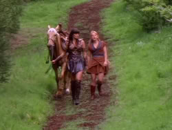 extant_XenaWarriorPrincess_1x13-AthensCityAcademyOfThePerformingBards_3484