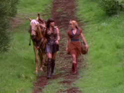extant_XenaWarriorPrincess_1x13-AthensCityAcademyOfThePerformingBards_3487