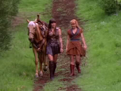 extant_XenaWarriorPrincess_1x13-AthensCityAcademyOfThePerformingBards_3489