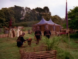 extant_XenaWarriorPrincess_1x14-AFistfulofDinars_00492