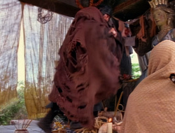 extant_XenaWarriorPrincess_1x14-AFistfulofDinars_02381