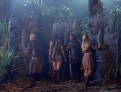 extant_XenaWarriorPrincess_1x14-AFistfulofDinars_02544