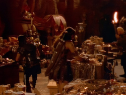 extant_XenaWarriorPrincess_1x14-AFistfulofDinars_02909